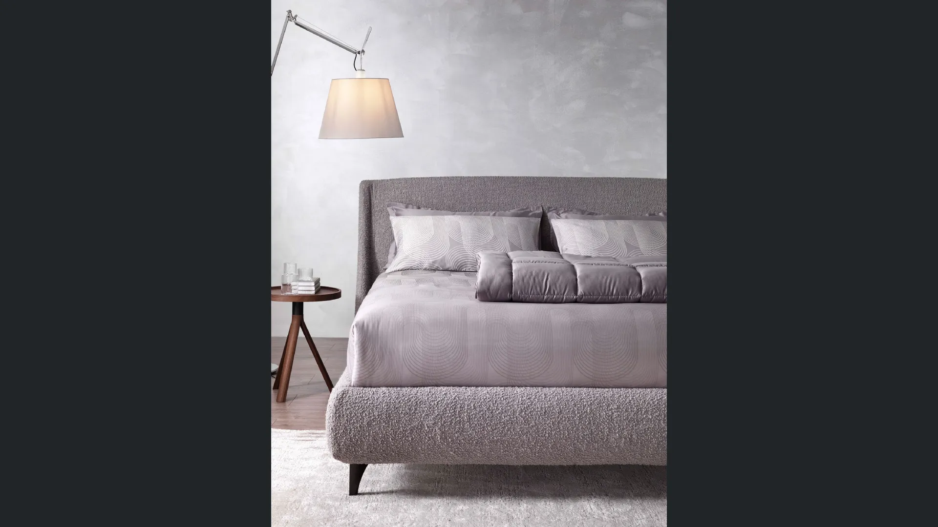 Letto in tessuto con testiera Why Not Camellia di Altrenotti